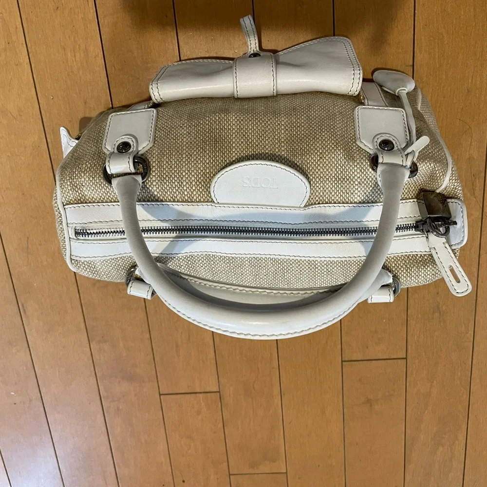 Todds White and Tan Women's Handbag - Picture 3 of 7